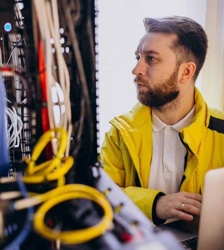 Maritime internet worker